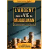 Couverture du livre L Argent dans la vie du Musulman avec piles de pièces et mention éditions Le Droit Chemin